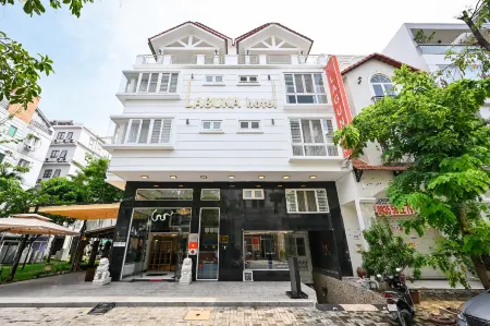 Laguna Hotel Отели рядом с достопримечательностью «Yofi Fitness Center»