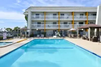 Dana Point Marina Inn - Beach