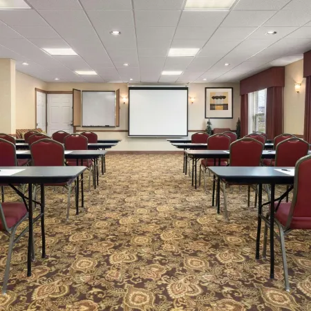 Country Inn & Suites by Radisson, Stevens Point, WI
