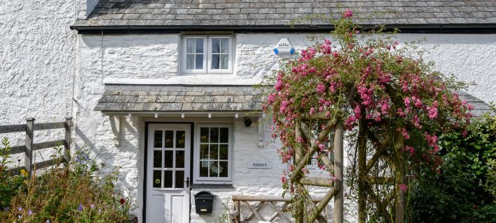 Thrift Cottage Hotels in Looe