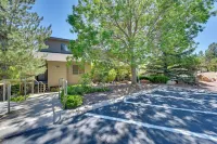 Charming Flagstaff Condo Near Golfing and Hiking!
