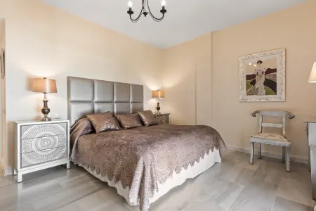 Beachside Puerto Banus Stunning Apartment 212