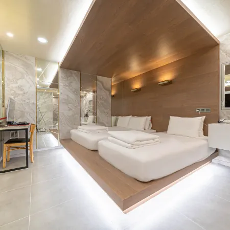 YTT Hotel