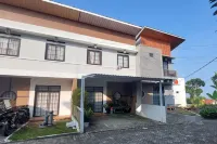 Villa Koji Lembang Hotels in Cisarua