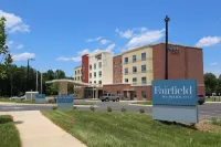 Fairfield Inn & Suites Charlotte Belmont فنادق في Belmont
