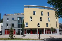 Hôtel Kyriad Hôtels à proximité de : Relais de la Poste aux Chevaux de Launois-sur-Vence