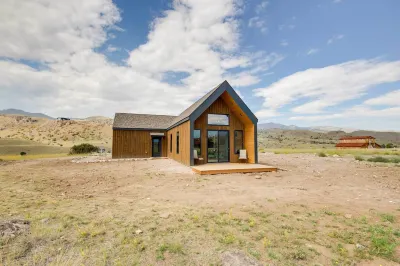 Yellowstone Prairie Retreat 360 Mountain Views!
