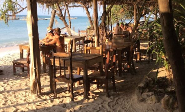 Kajibange Bar and Guesthouse - Housity