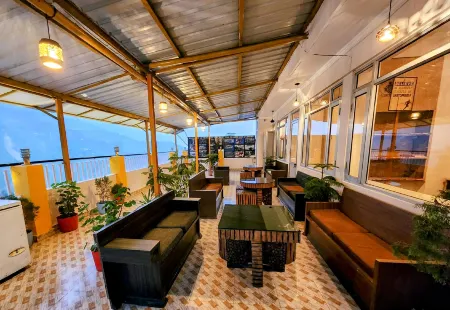 The Bougainvillea, Mcleodganj Отели рядом с достопримечательностью «Namgyal Monastery»