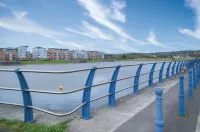 The Penthouse - 3 Bedroom Apartment - Llanelli - Holiday Apartments