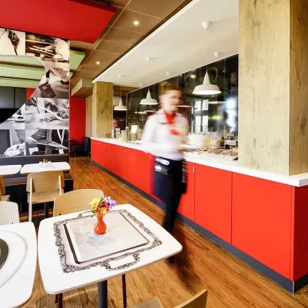 Ibis Hamburg Alster Centrum Отели рядом с достопримечательностью «Озеро Бинненальстер»