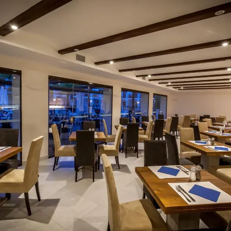 Paloma Blanca Boutique Hotel