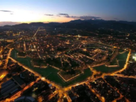 โรงแรมลาลูนา โรงแรมในลุกกา