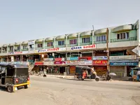 Hotel Kaveri فنادق في سومناث