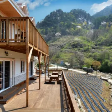 Danyang Sobaeksan Landscape Pension Отели рядом с достопримечательностью «Пещера Косу»