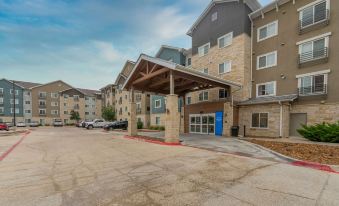 Soka Suites Dallas - Las Colinas