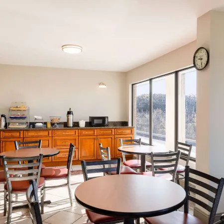 Days Inn by Wyndham Mooresville Lake Norman