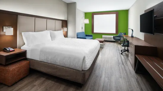 Holiday Inn Express & Suites Midland Loop 250