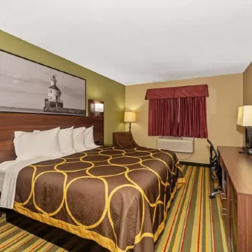 Super 8 by Wyndham Superior WI