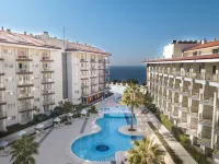 Ramada Hotel & Suites by Wyndham Kusadasi - 4 étoiles