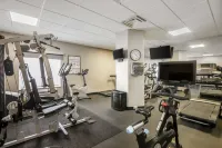 Best Western Plus Brunswick Inn  Suites - Gym