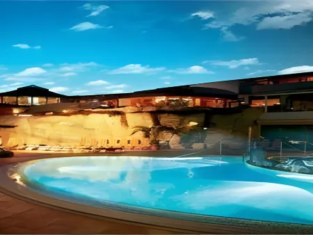 Hotel Panoramahof Loipersdorf Отели в г. Гемайнде Санкт Мартин ан дер Рааб