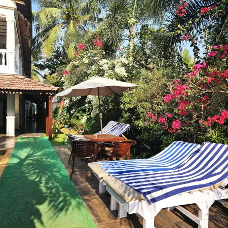 Shining Sand Beach Hotel