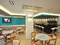 Saronis Hotel - bar