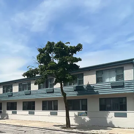 Days Inn by Wyndham Manitowoc
