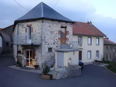 Chambres d'hôtes de l'Auberge l'Astrassadou Hotels in Saint-Flour