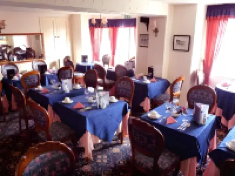 布萊恩-Y-摩爾酒店（限成人）