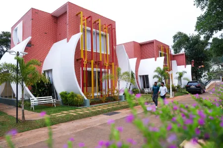 Talen Resort Отели рядом с достопримечательностью «Kakkadampoyil.hills view vythiri»