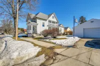 Lake Michigan Vacation Rental 1 Block to Marina! Hotel in zona Rahr-West Museum and Mansion