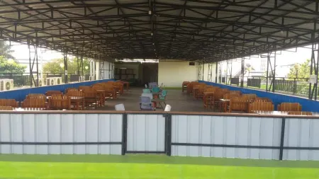 Glenys Inn Ketapang Отели в г. Kantor