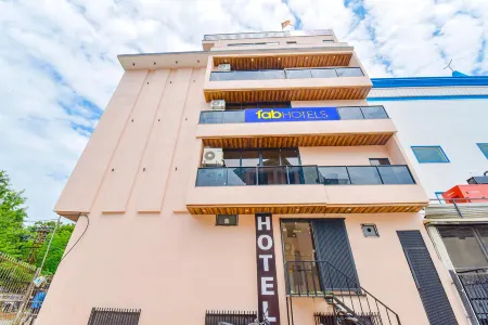 FabHotel Blooming Beds Pearl Отели рядом с Аэропорт Джайпур