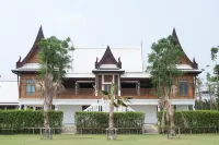 Suanpalm Farmnok Hotels near Sunrise Lagoon Country Club