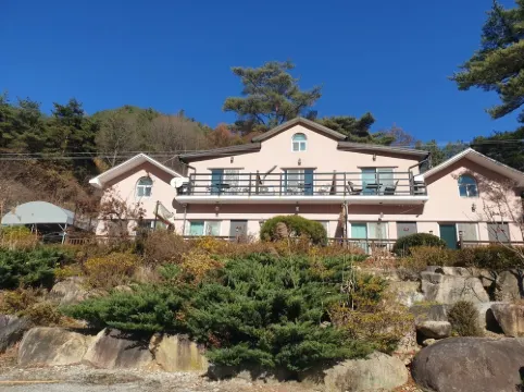 Geochang Byeongmajung Pension