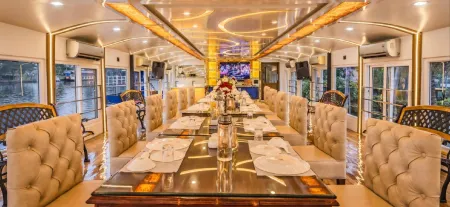 Kerala Boathouse Отели рядом с достопримечательностью «Кидангампарамбу Сри Буванесвари Темпл»