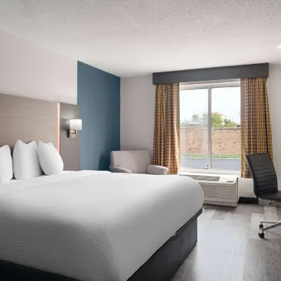 Baymont by Wyndham Indianapolis East Hotel dekat Lapangan Golf Pleasant Run