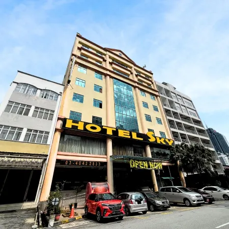 Sky Hotel Chow Kit PWTC Отели рядом с достопримечательностью «Чоу-Кит»
