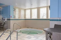Holiday Inn Express KAMLOOPS by IHG - バスタブ