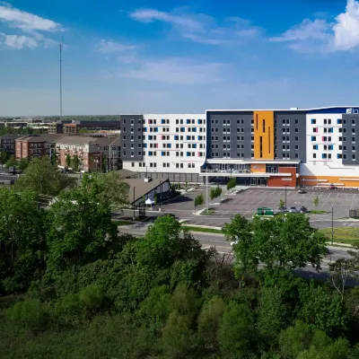 Aloft Columbus University District Hotels near The Griff