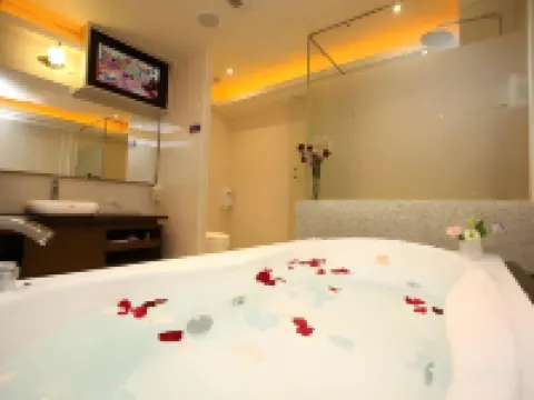 温莎堡汽車旅館（台南仁德館）