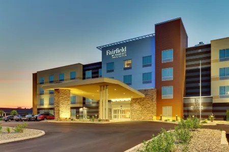 Fairfield Inn & Suites Warsaw Отели в г. Плейн Тауншип