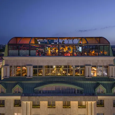 Radisson Blu Leogrand Chisinau Отели рядом с достопримечательностью «Триумфальная Арка»