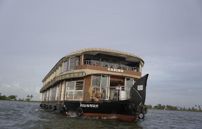 Casino Houseboats
