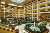 Embassy Suites by Hilton Lexington/UK Coldstream - Ramah Hewan Peliharaan