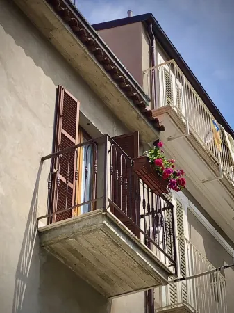 An exclusive terraced house in a very central position, 600 meters from the sea.