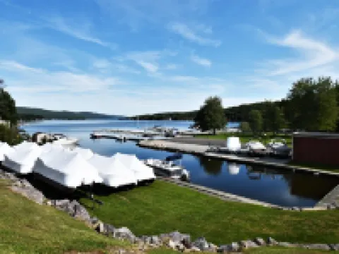 Stay in the heart of Greenwood Lake minutes away from the lake Hotels in Warwick