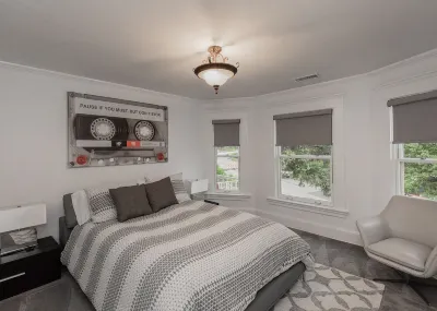 Gorgeous home on the Mississippi River with a great location to area attractions Các khách sạn gần B.J. and Mabel Palmer Mansion